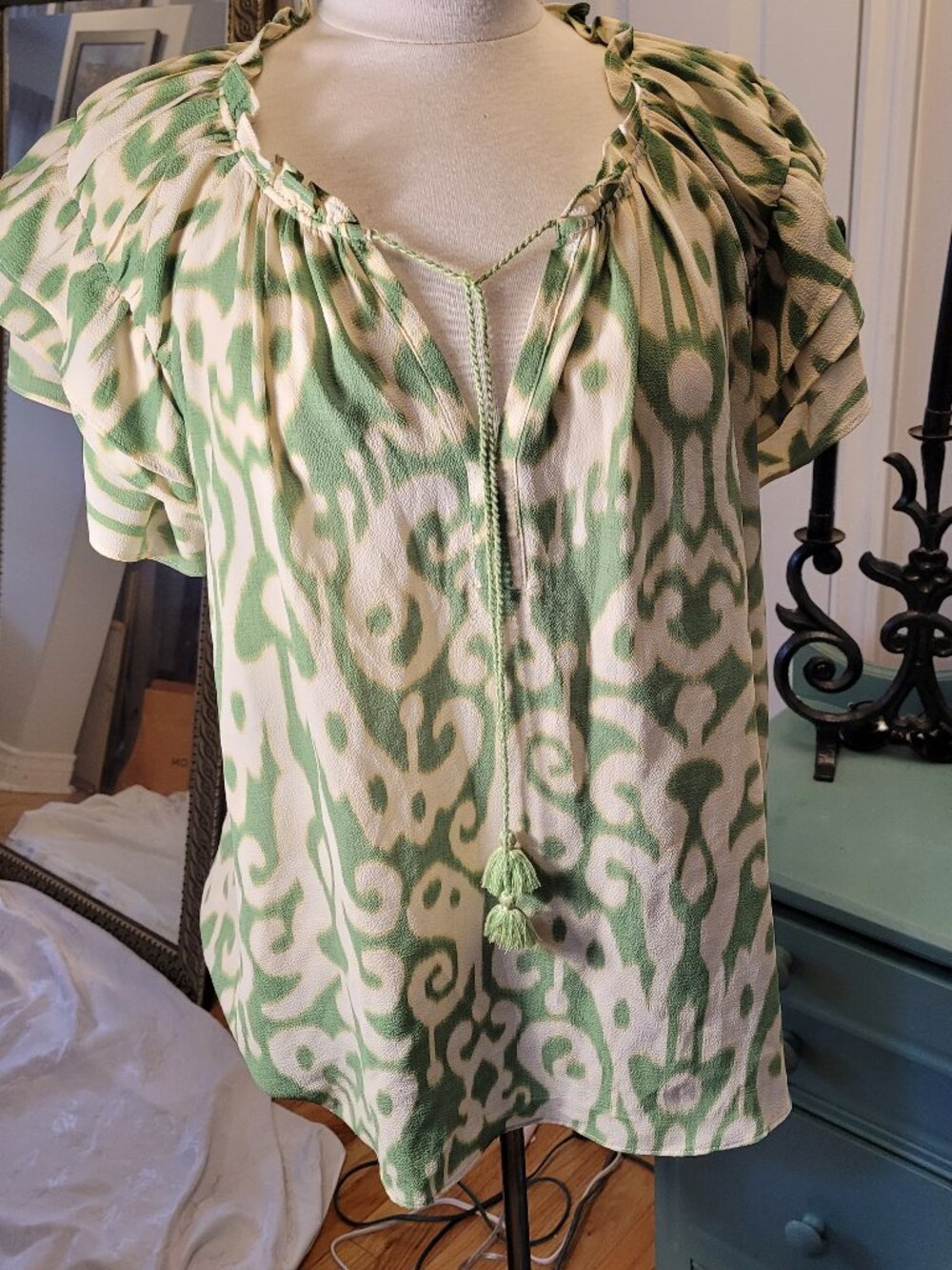 🌹NWOT🌹 Rose & Olive Green/Cream Flowy Blouse